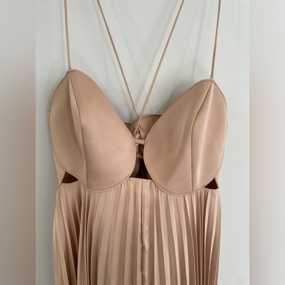 ANTHROPOLOGIE WILLCOCKS
ACLER PLEATED ASYMMETRIC MIDI DRESS - Picture 7 of 16